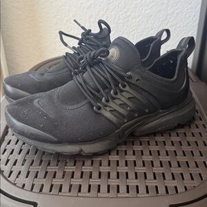 Nike Air Presto All Black Athletic Sneaker